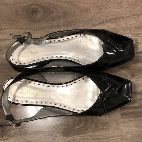 🔥🔥BCBG Patent Leather Wedges - Picture 3 of 11